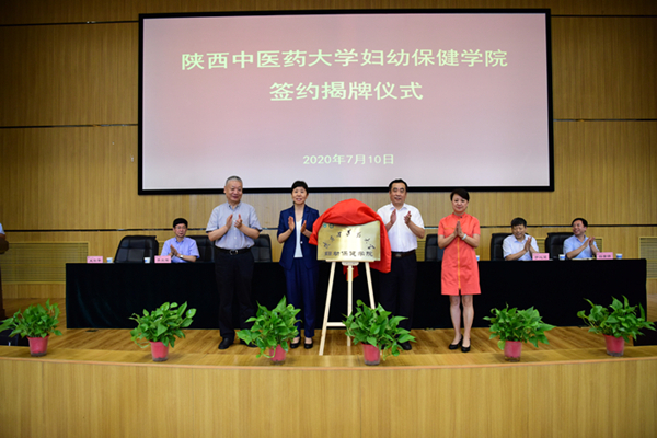 找人代怀宝宝婴儿怀的双胞胎可以顺产吗（存在哪些风险）
